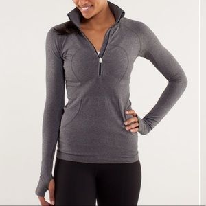 Lululemon Women's Run: Swiftly Tech 1/2 Zip Black (Grey) Size 8